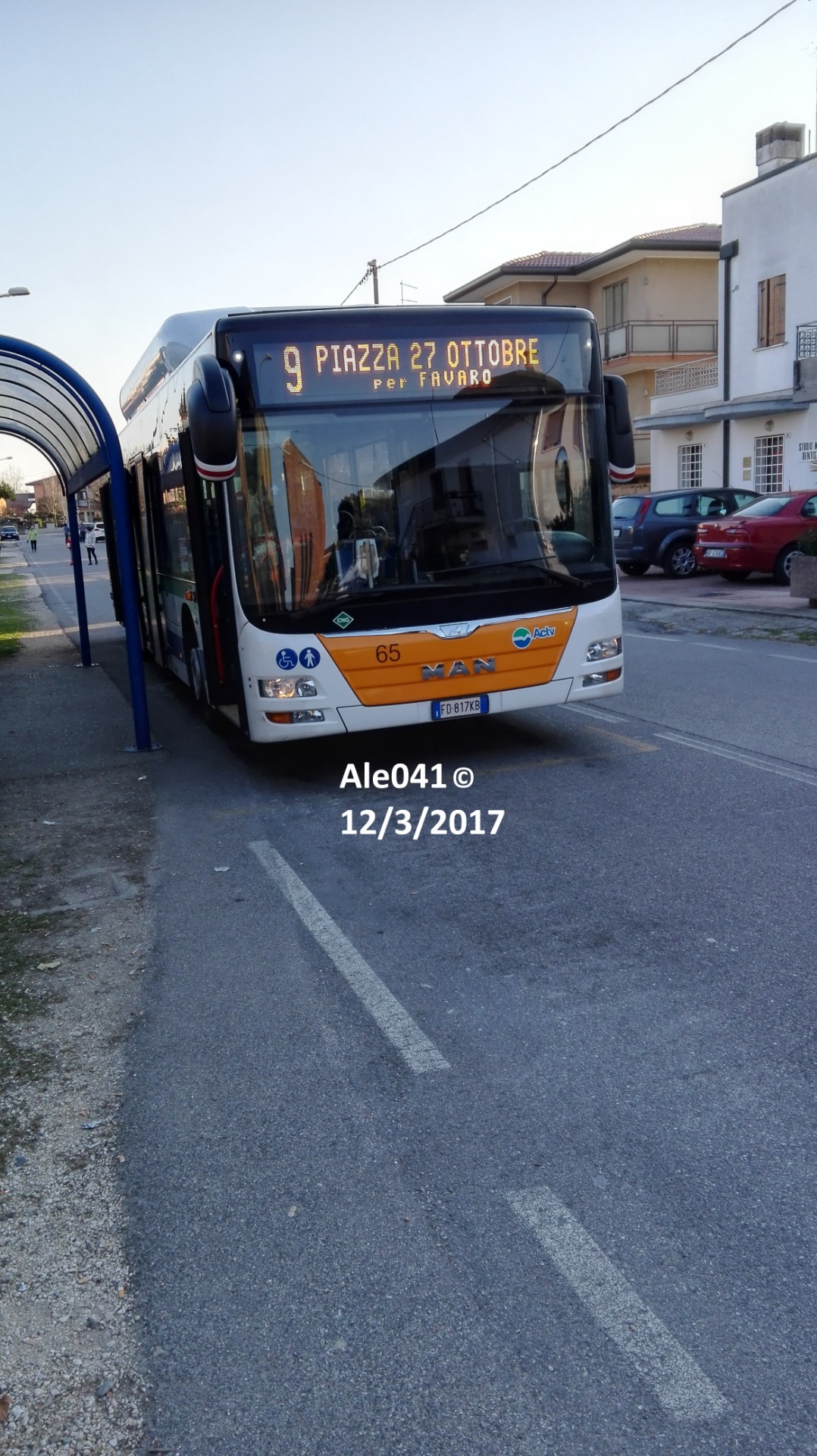 Man Lion's City CNG numero 65 sulla linea 9 in sosta al capolinea di San Liberale